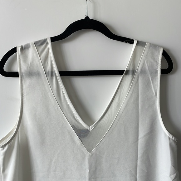 V neck Mesh Top - Picture 2 of 2